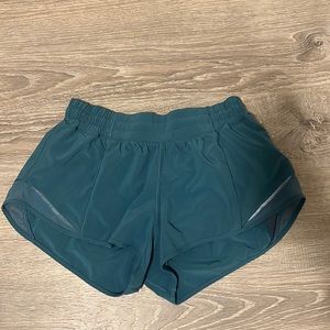 Lululemon gotta hot 2.5 shorts